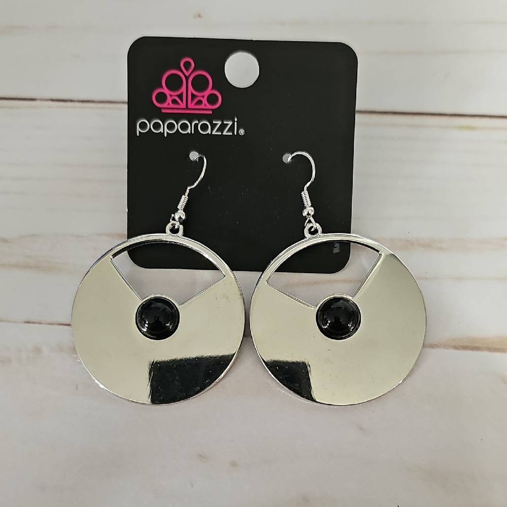 Paparazzi Chic Silver and Black Disc Earrings